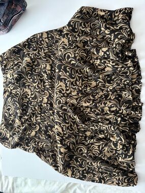Jones New York Black and Gold Scroll Print Mini Skirt